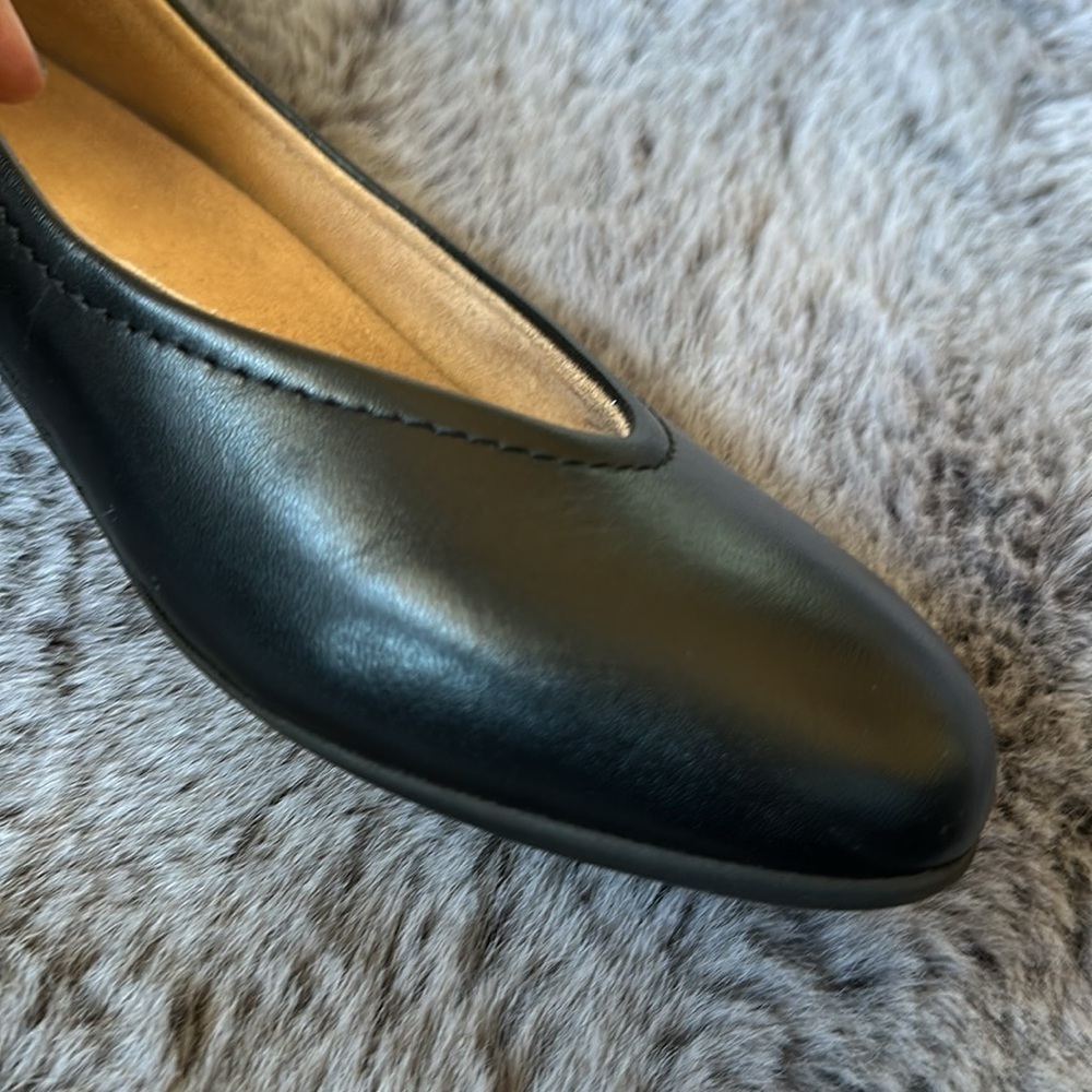 Naturalizer Vivienne Ballet almond pointed Flat black leather size 7.5 - Picture 6 of 6